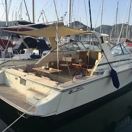 Barca Americana Old Style Refittata Ботель *